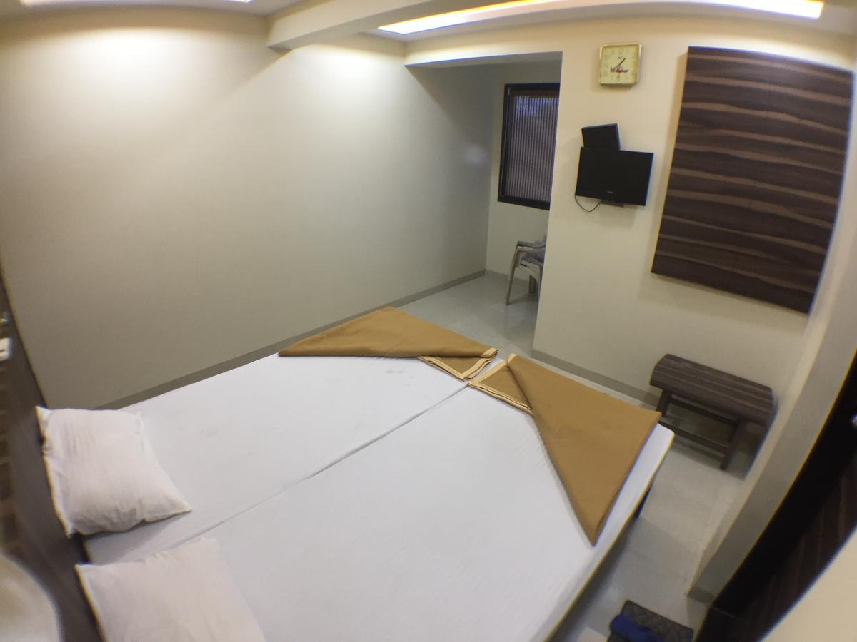 Hotel Shalimar Malad Luaran gambar