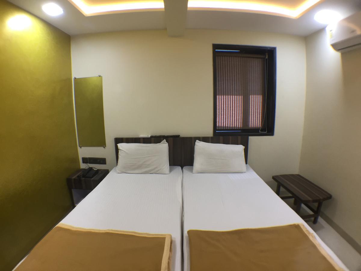 Hotel Shalimar Malad Luaran gambar